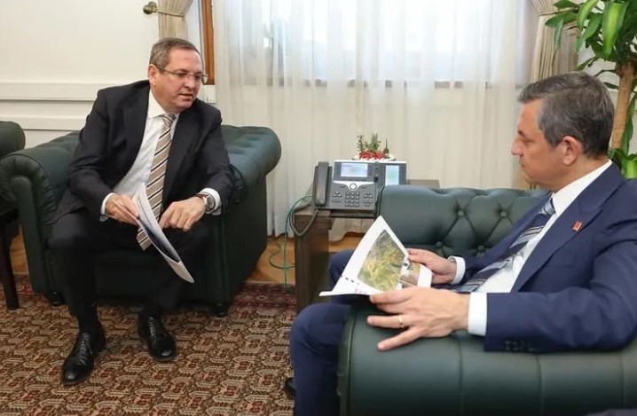 Başkan Ergin, Özgür Özel’e Ayvalık’taki Projeleri Hakkında Bilgi Verdi