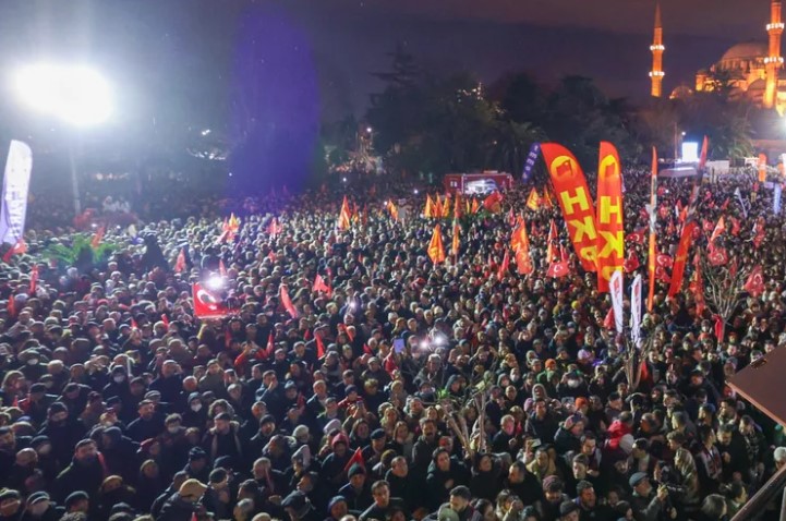 Ankara ve İzmir’de 5 Günlük Gösteri Yasağı!







