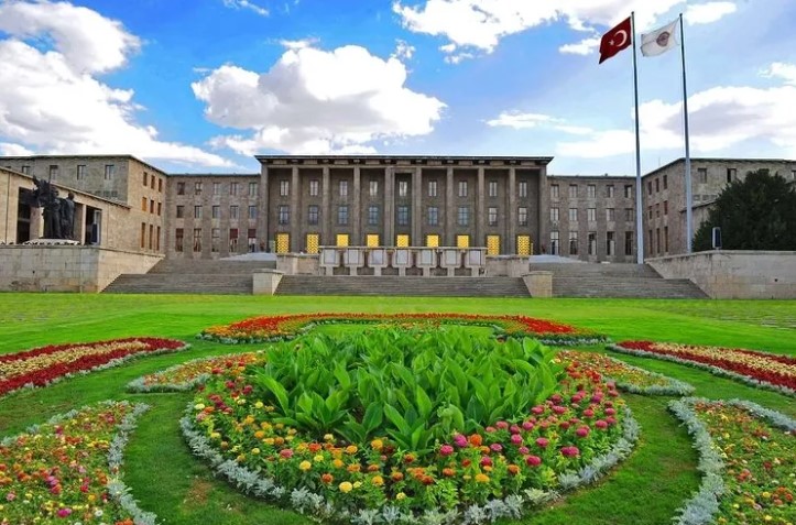TBMM’de Bu Hafta: Emekli İkramiyesi Onaya Sunulacak