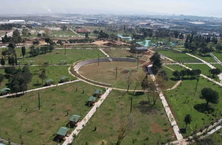 Kocaeli Gebze Millet Bahçesi Hızla Yükseliyor

