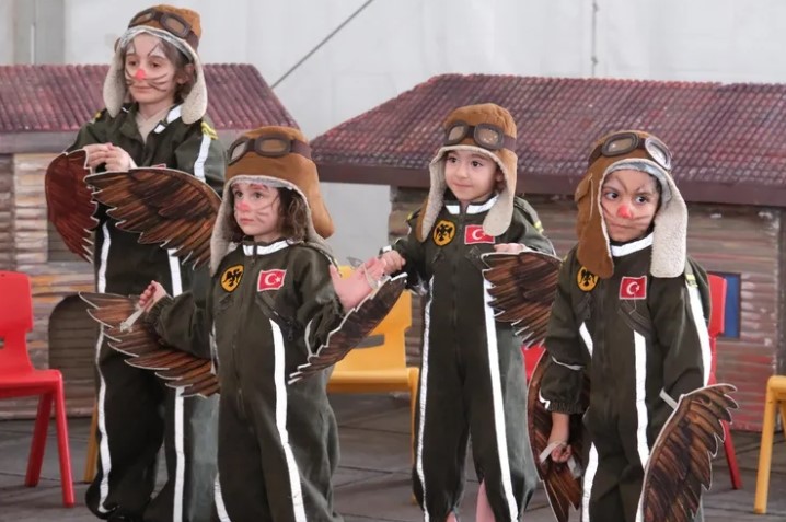 İzmit’te Eğlence Hız Kesmeden Devam Ediyor