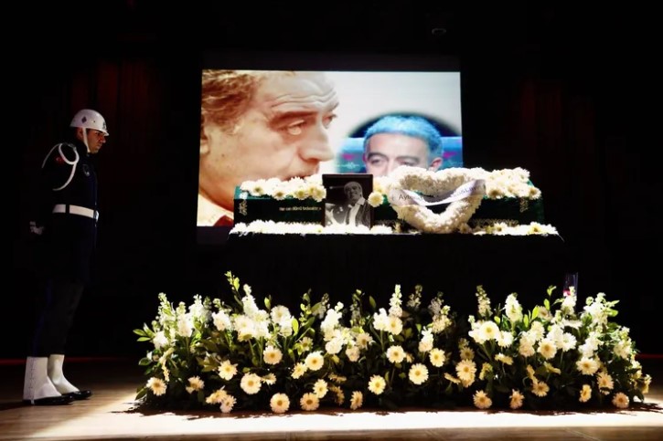 Her Kuşağın Sanatçısı Edip Akbayram’a Veda







