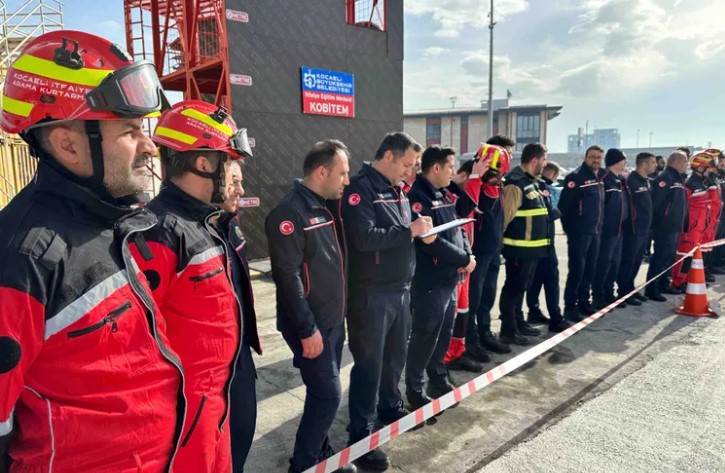 Kocaeli Büyükşehir İtfaiyesi'nden Önemli Eğitim Programı








