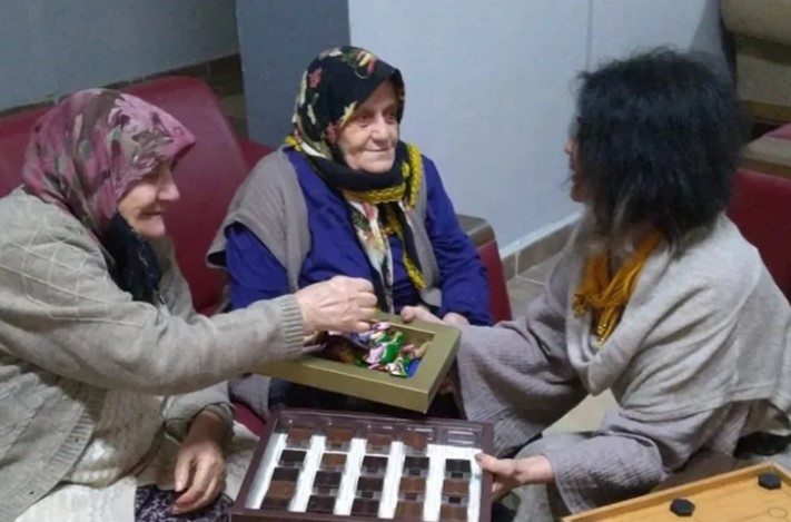 Sakarya'da Anlamlı Huzurevi Ziyareti