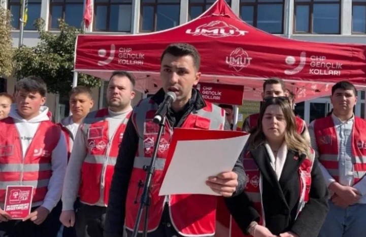 Edirne’de CHP’li Gençlerden “Senin Yerin CHP” Mesajı