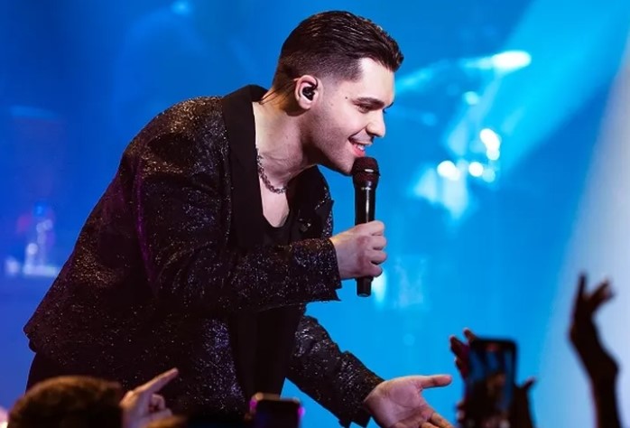 Emir Can İğrek, Bostancı Gösteri Merkezi'nde Unutulmaz Bir Konser Verdi