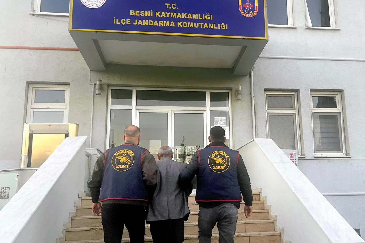 Adıyaman'da JASAT operasyonu... Kasten öldürmeden aranan şahıs yakalandı