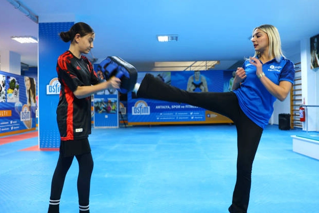 Antalya'da Kadınlara Ücretsiz Savunma Sanatı Eğitimi
