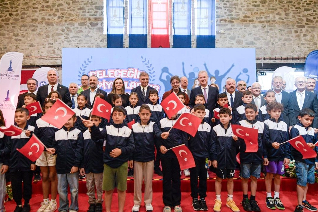 İzmir'de Geleceğin Şampiyonları Projesi Başladı
