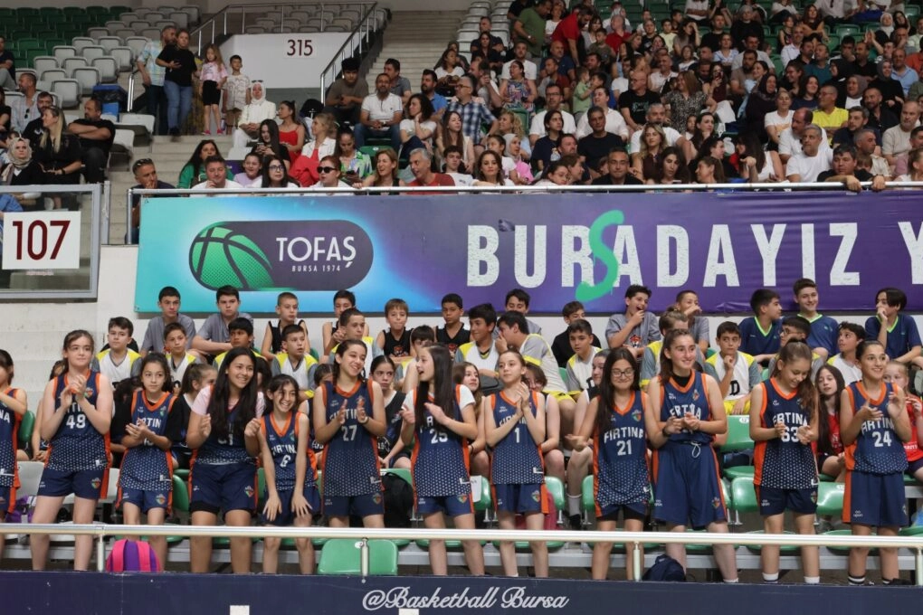 Bursa'da Altyapı Basketbol Sezonu Sona Erdi
