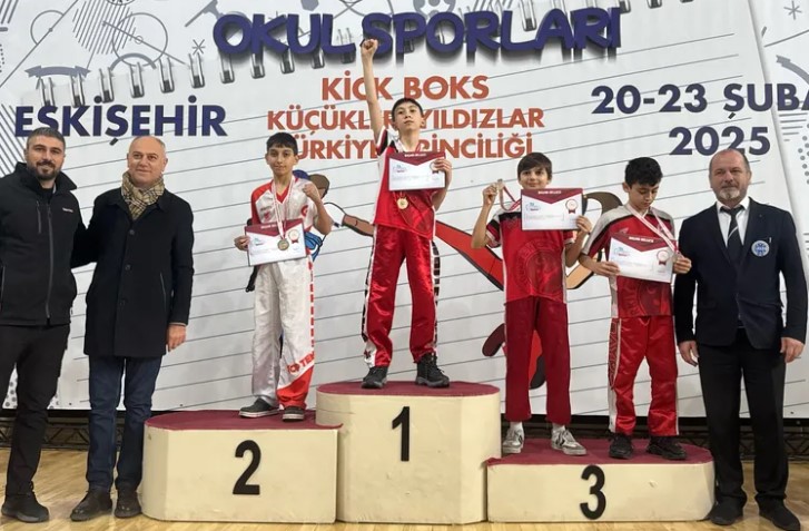Bilecik Pazaryerili Kick Boksçular Madalyalara Doymuyor