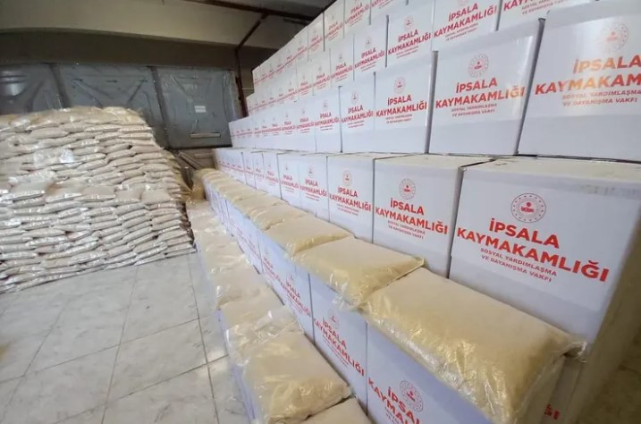 İpsala Kaymakamlığı’ndan bin aileye Ramazan yardımı