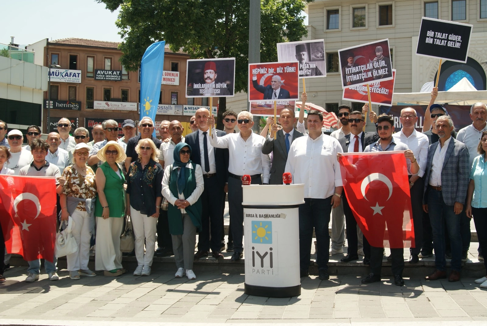 İYİ Parti Gençliği: Atatürk'ün Mirasına Sahip Çıkma Çağrısı

