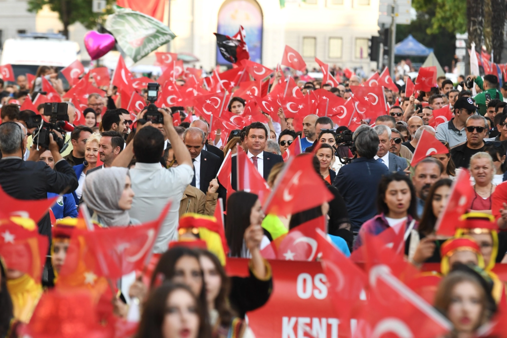 Osmangazi'de 19 Mayıs Coşkusu: Binlerce Kişi Yürüdü
