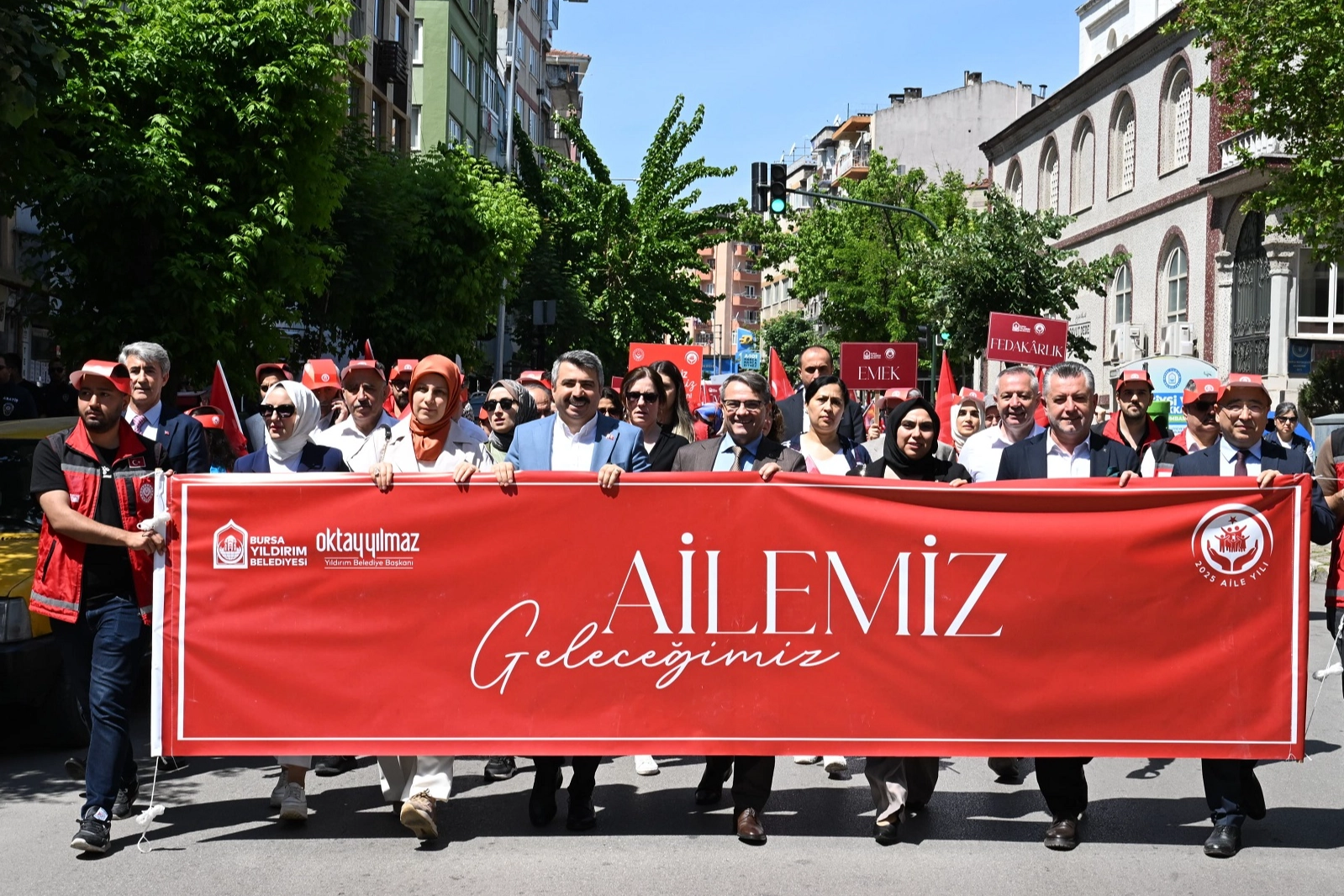 Yıldırım'da Aile Yılına Yürüyüşle Destek
