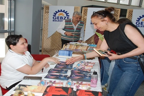 11 Yaşındaki Yazar, Kitap Tanıtımında İlgi Odağı Oldu
