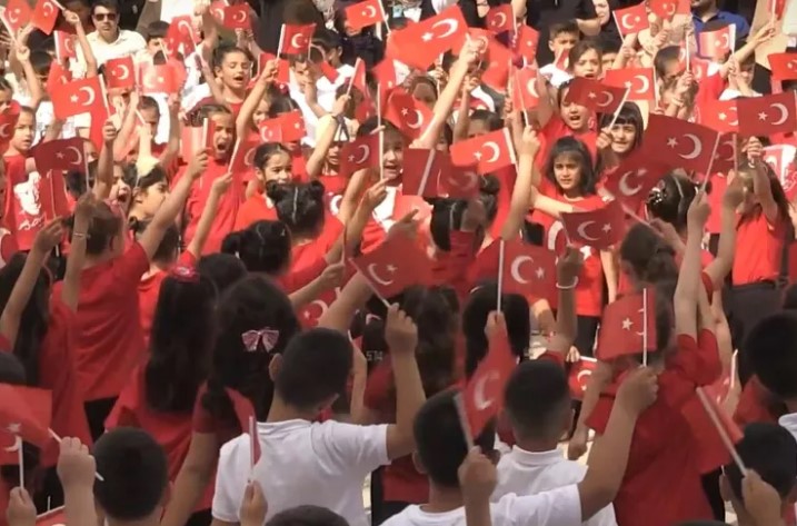 Çevre Şehircilik Bakanlığı’ndan Afet Bölgesinde 23 Nisan Coşkusu








