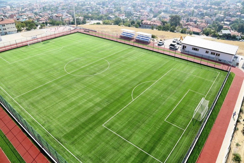 Denizli'de Spor Sahaları Yeşilleniyor, Su Tasarrufu Sağlanıyor
