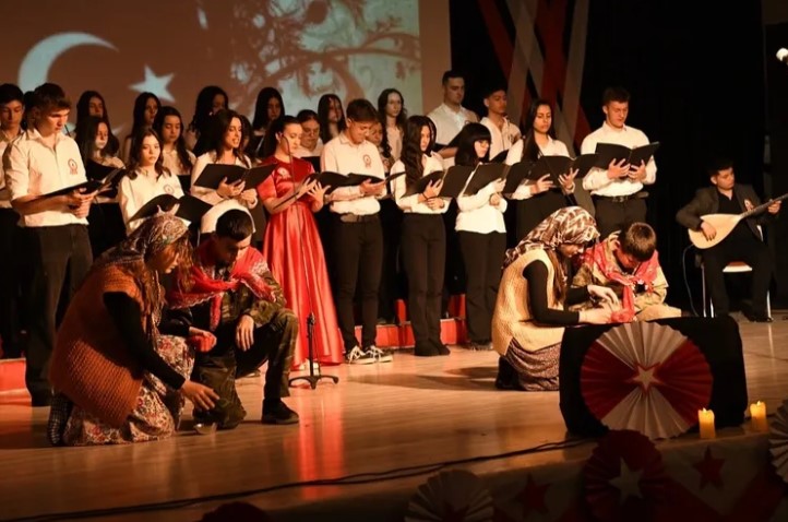 Keşan'da Öğrencilerin 12 Mart Oratoryosu Büyük Beğeni Topladı