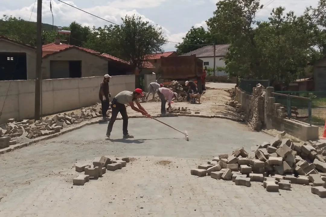 Yenimuhacır'da Bayrama Temizlik Seferberliği
