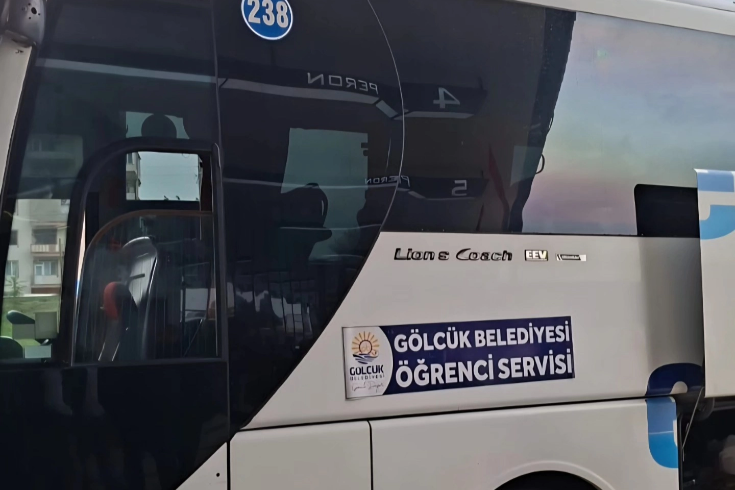 Gölcük'ten üniversitelilere ücretsiz ulaşım desteği