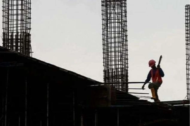 İnşaat Sektörü: Yıllık Büyüme Devam Ediyor, Aylık Düşüş
