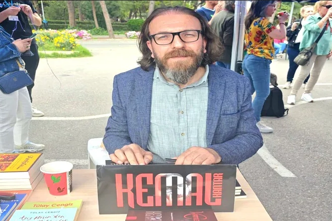 İzmir'de kültürle emek birleşti... Check-Up Oto Servis’te dostluk, üretim ve sanat konuşuldu