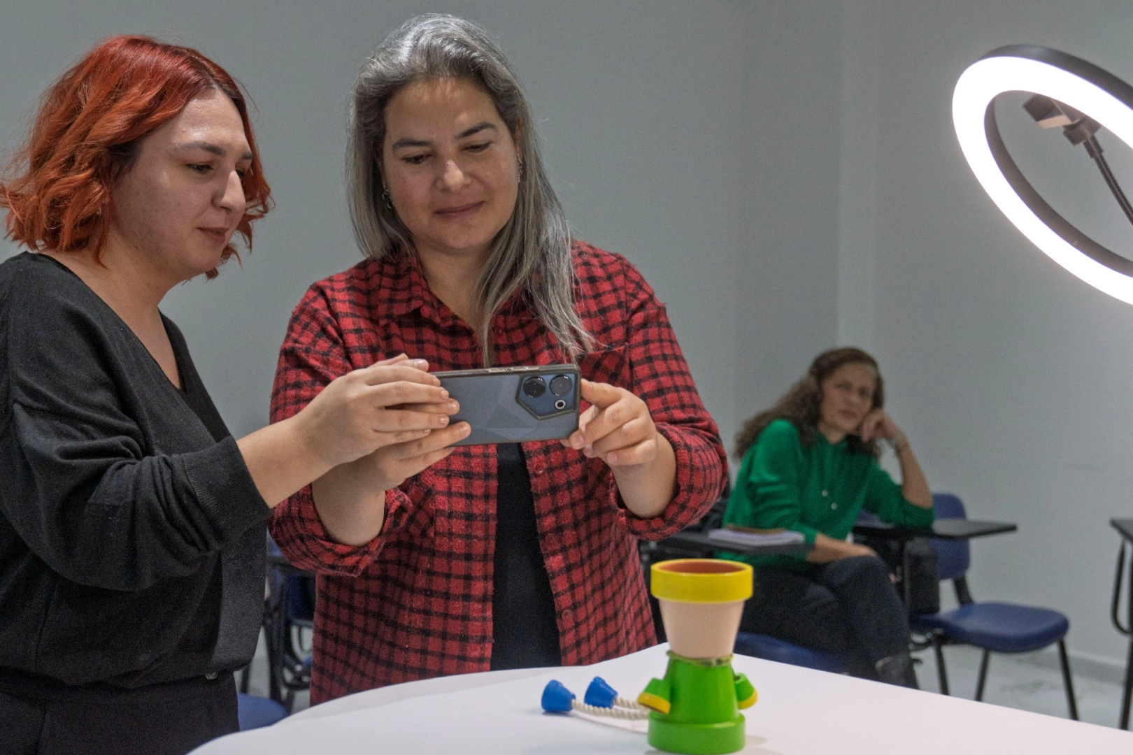 İzmir'in 'Meslek Fabrikası'...  Mobilya sektörüne nitelikli eleman kazandırıyor