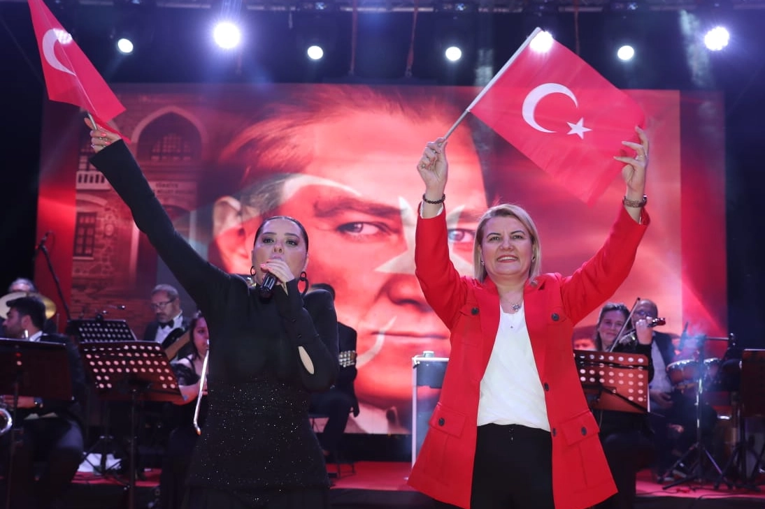 Reyhan Karaca konseriyle 19 Mayıs kutlaması
