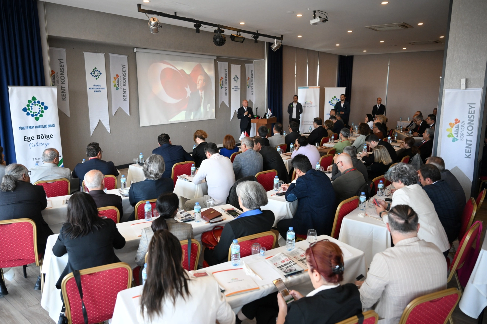 Bornova'da Katılımcı Yönetim Zirvesi
