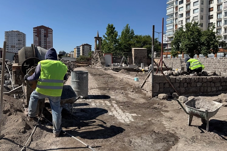 Kayseri'de Tarihi Cami Yeniden Canlanıyor

