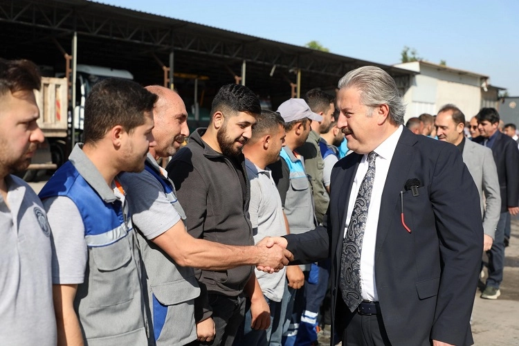 Melikgazi Belediye Başkanı, Bayramlaşarak Mesaiye Başladı
