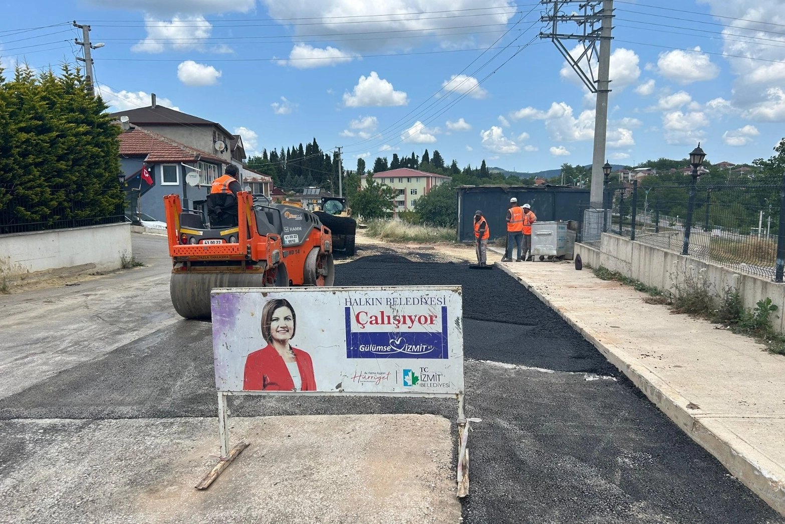 İzmit'te 1200 Tonluk Asfalt Atağı
