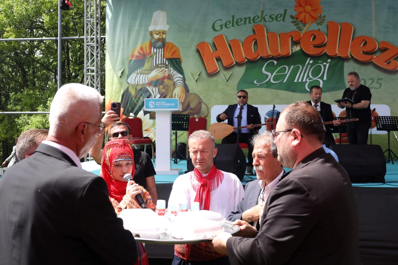 Kocaeli'nde Renkli Hıdırellez Şenliği Son Buldu
