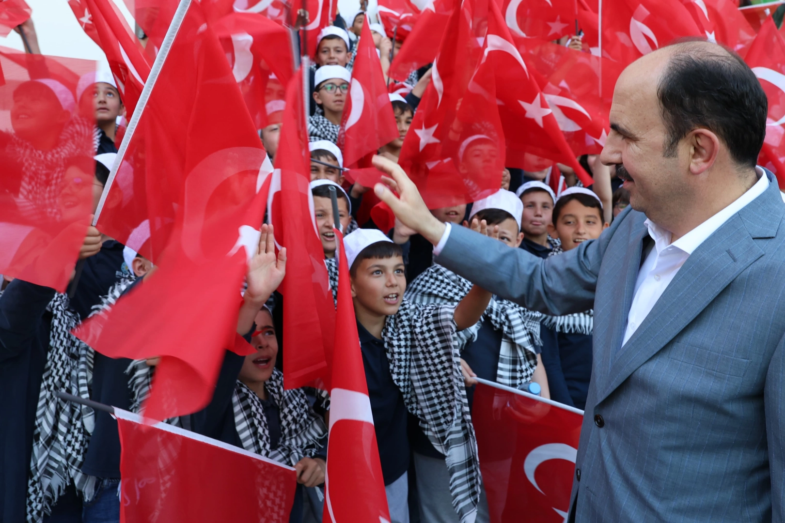 Konya Başkanından Hafızlara Bisiklet ve Teşekkür
