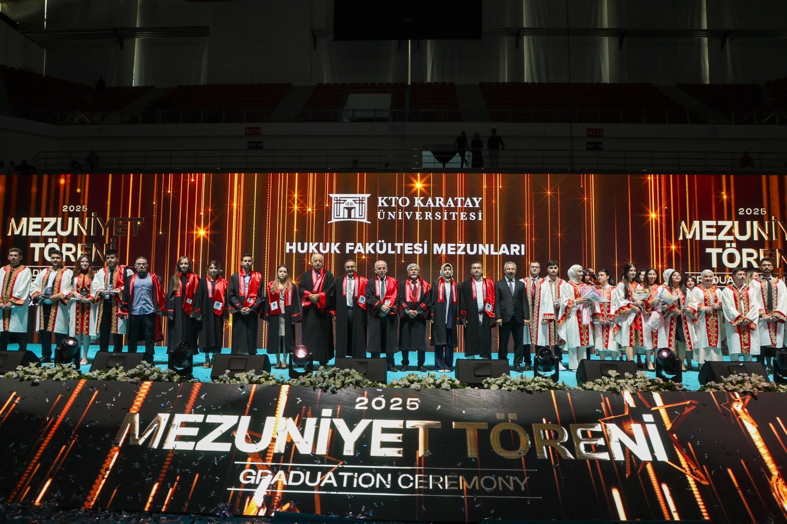 Karatay Üniversitesi'nden 1680 Mezun Uğurlandı
