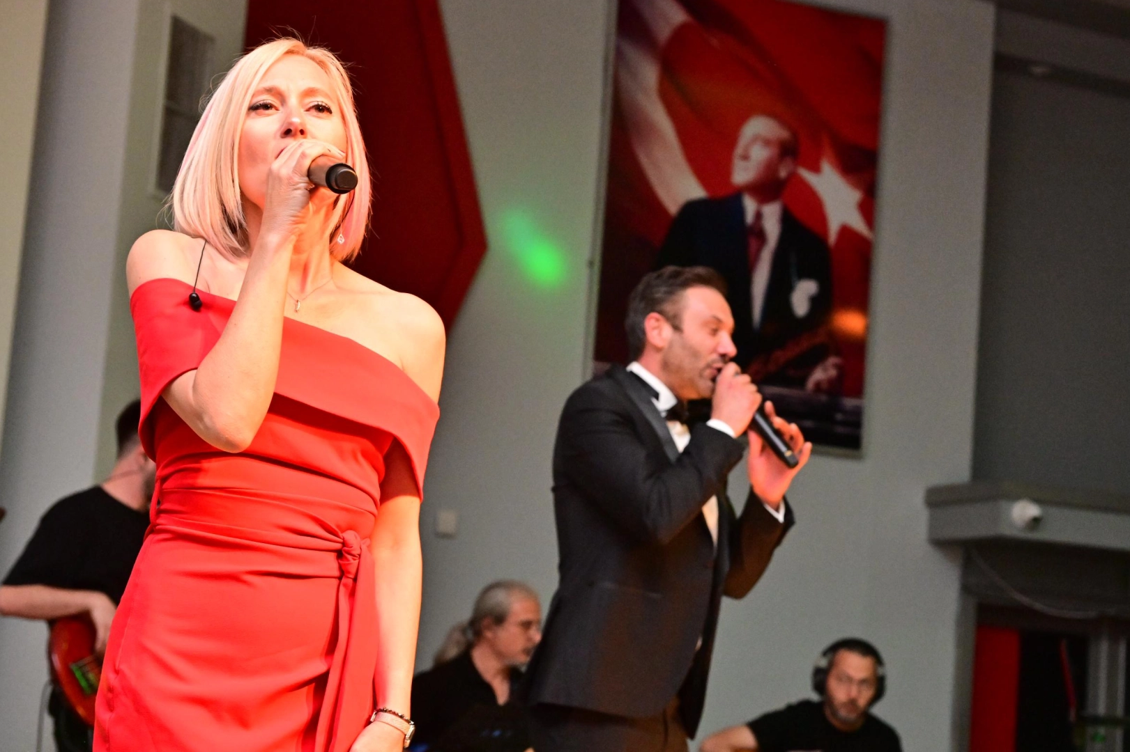 Manisa Pop Orkestrası'ndan İlk Konser Coşkusu
