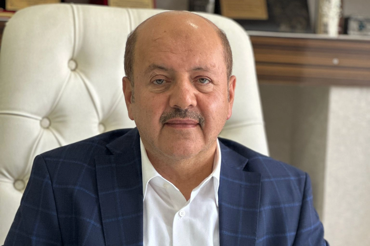Mardinli İş İnsanından Eğitim ve Yardım Vakfı
