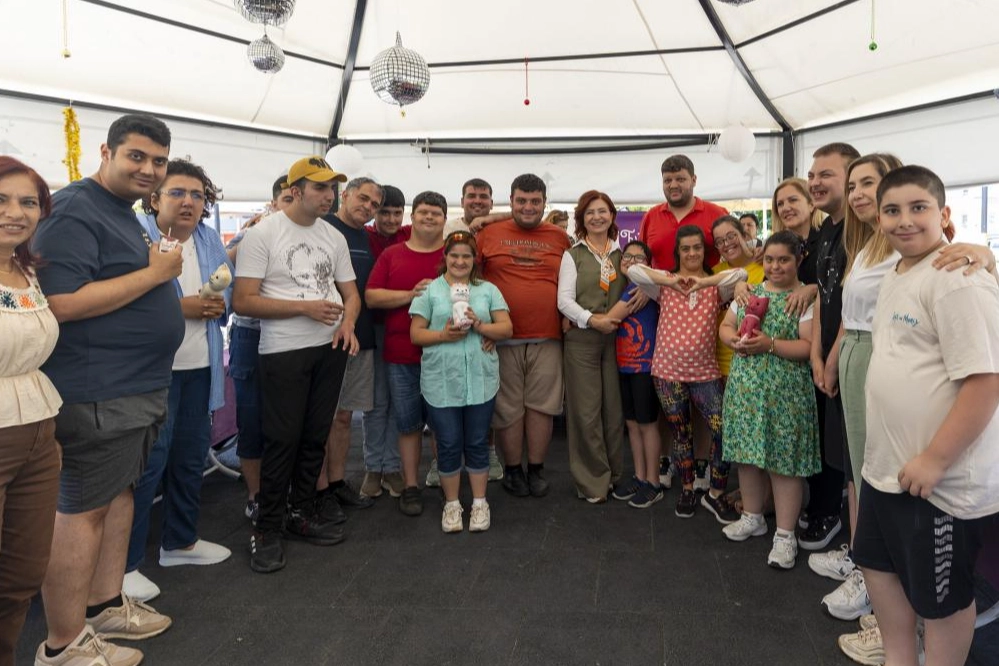 Mersin'de Engelsiz Park'ta Anneler Mutlu Oyuncaklar Yaptı
