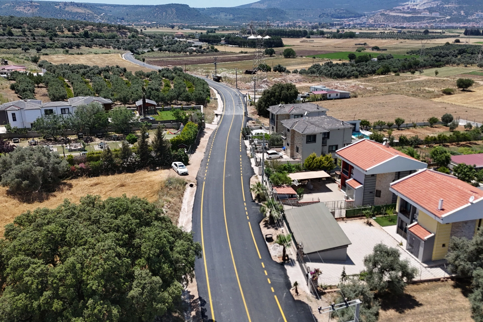 Milas'ta 16,5 Milyon TL'lik Yol Yenilendi
