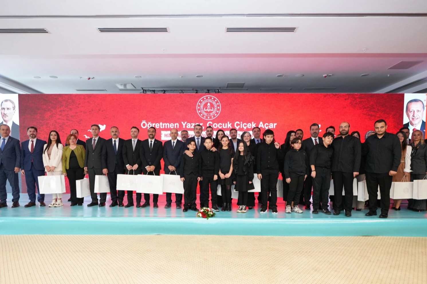 'Öğretmen yazar, çocuk çiçer açar' hikayeleri ödüllendirildi