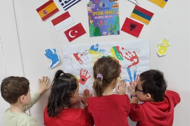 Sanatla Renklenen Özel Çocuklar
