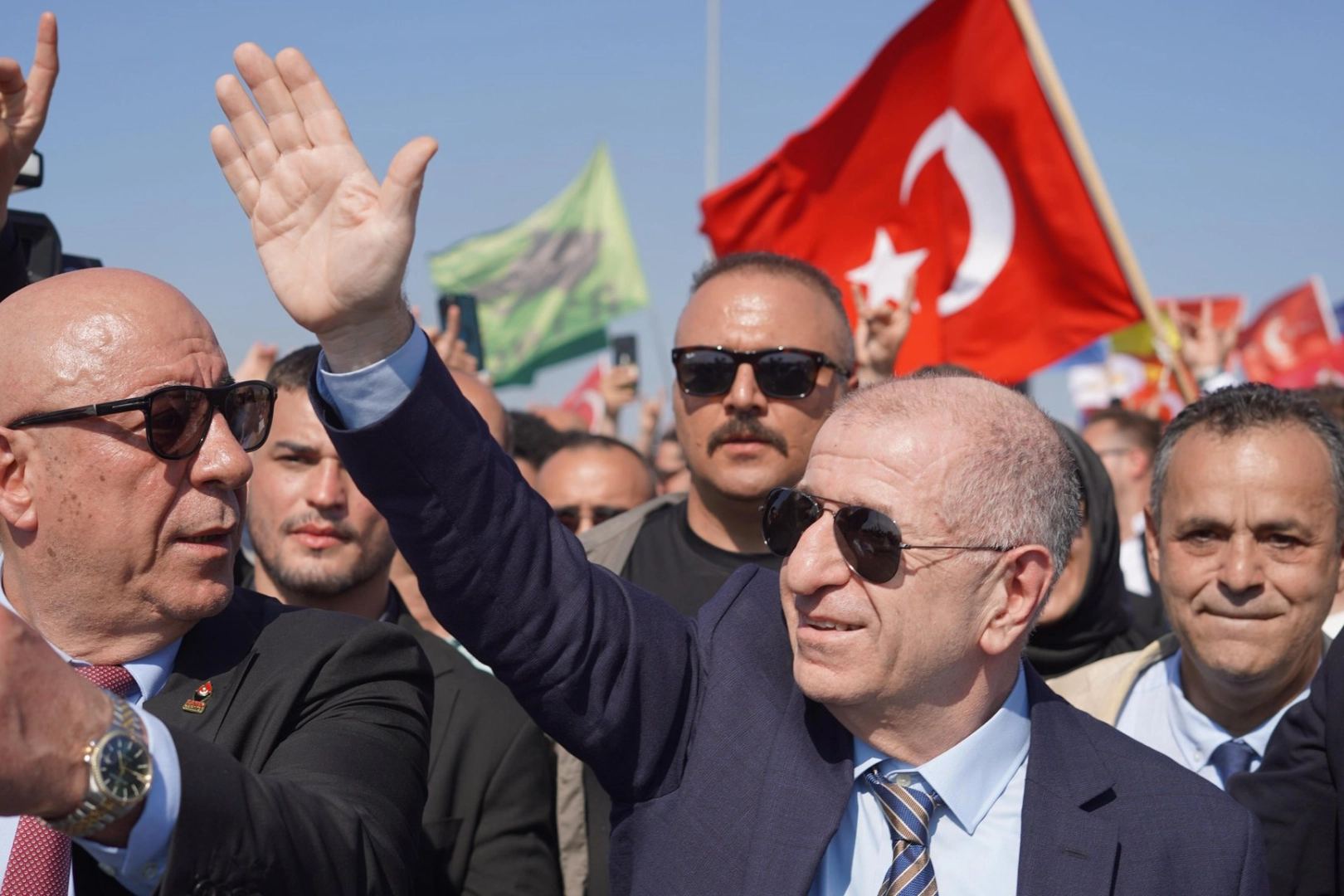 Özdağ Tahliye Oldu: Mücadeleye Devam
