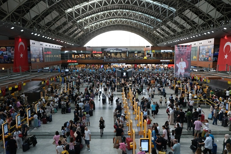 Sabiha Gökçen'de Bayram Rekoru: 1.6 Milyon Yolcu Bekleniyor
