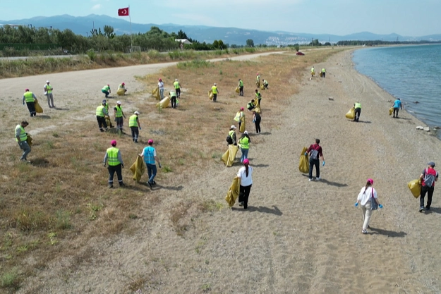 Sirena Marine'den İznik Gölü'ne Temizlik Harekatı
