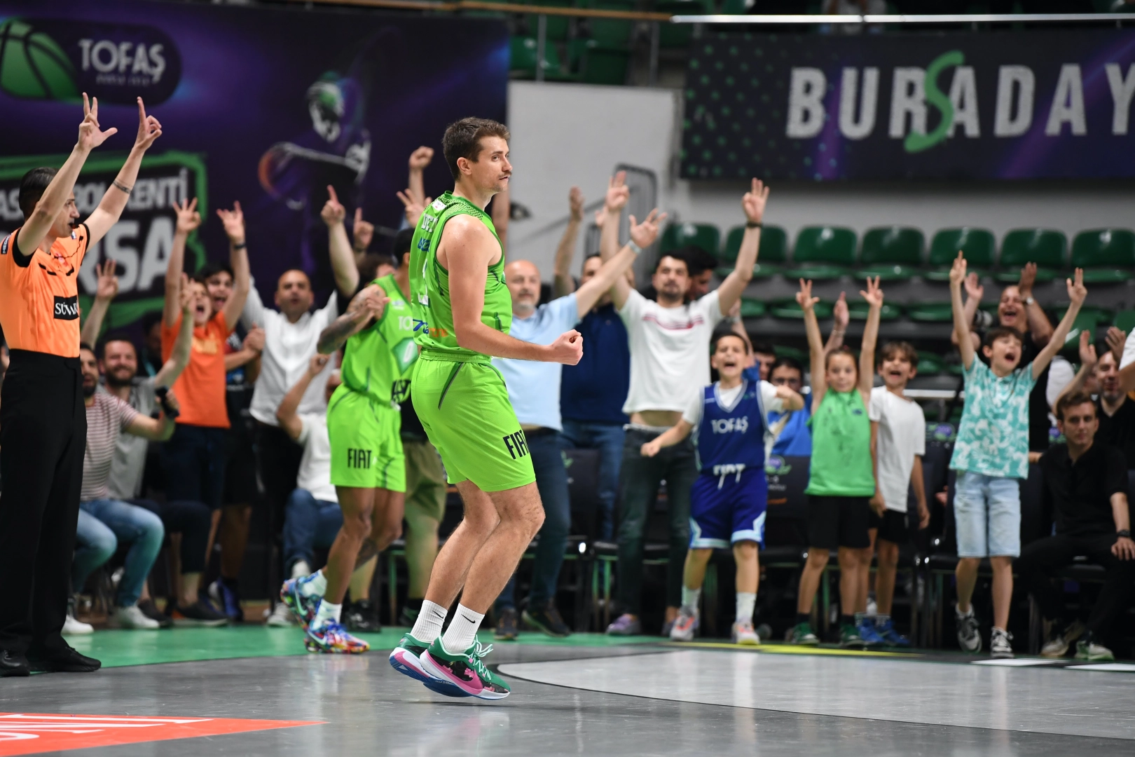 TOFAŞ, Play-off'ta Bahçeşehir'i Devirip Seriye Başladı
