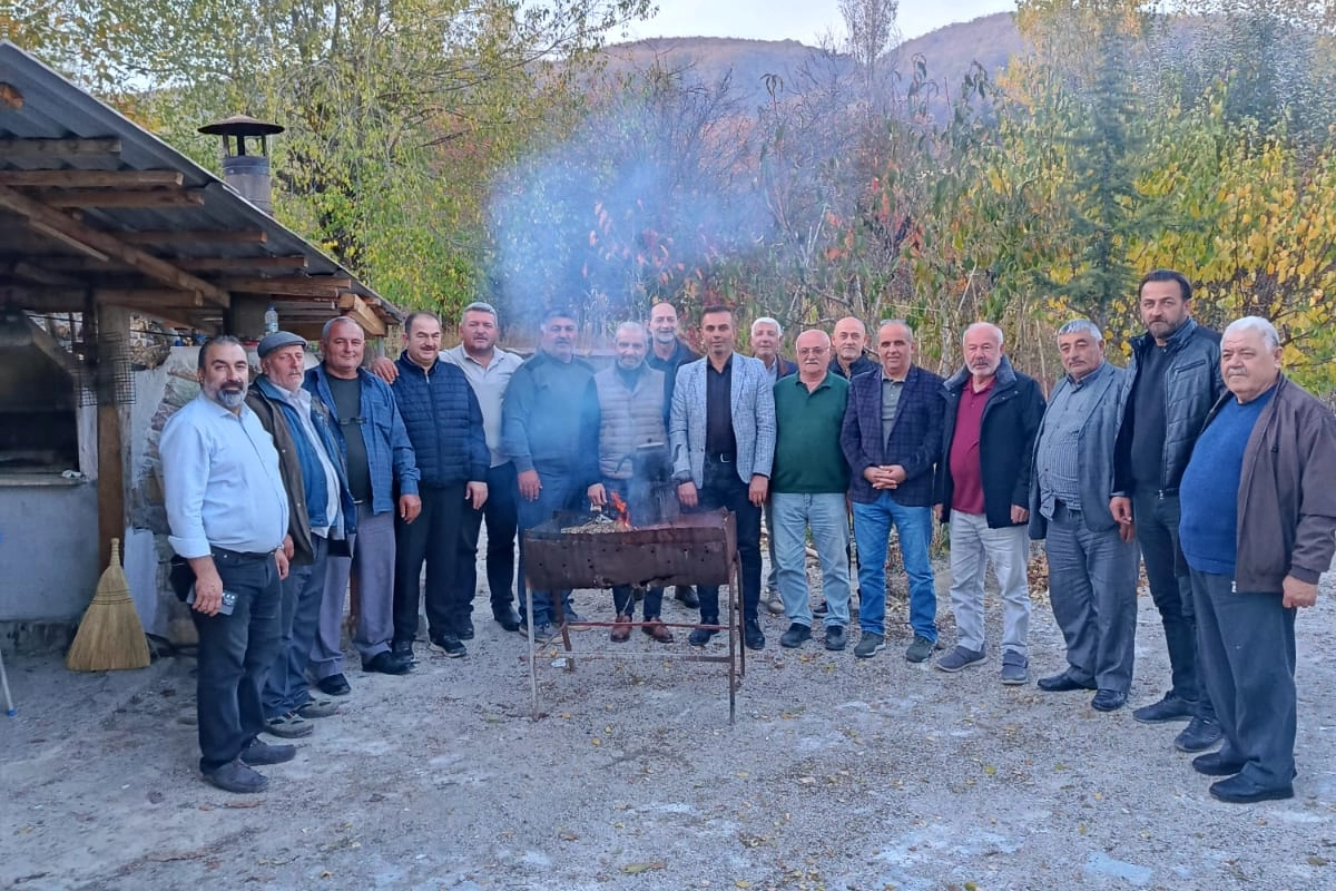 Tokat'ta siyasetçi, gazeteci ve eski muhtarlar buluştu