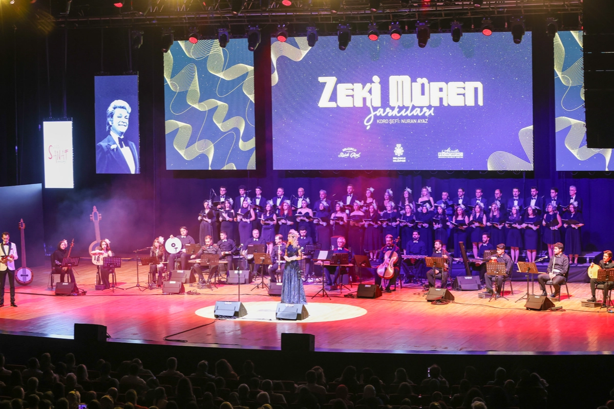 Zeki Müren Konseri Konya'yı Büyüledi
