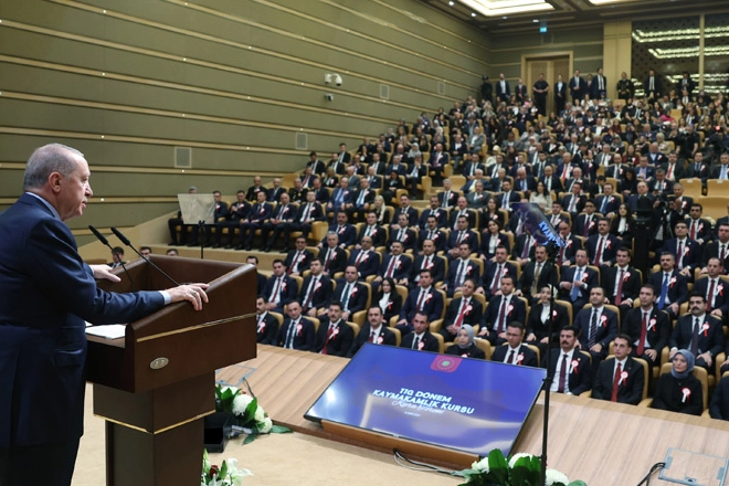 110 kaymakam adayına seslendi: Kibir zehrinden uzak durun!