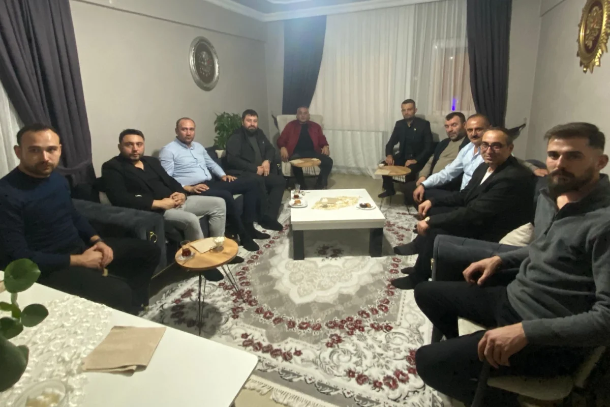 MHP Heyeti Pazaryeri’nde Vatandaşlarla Buluştu